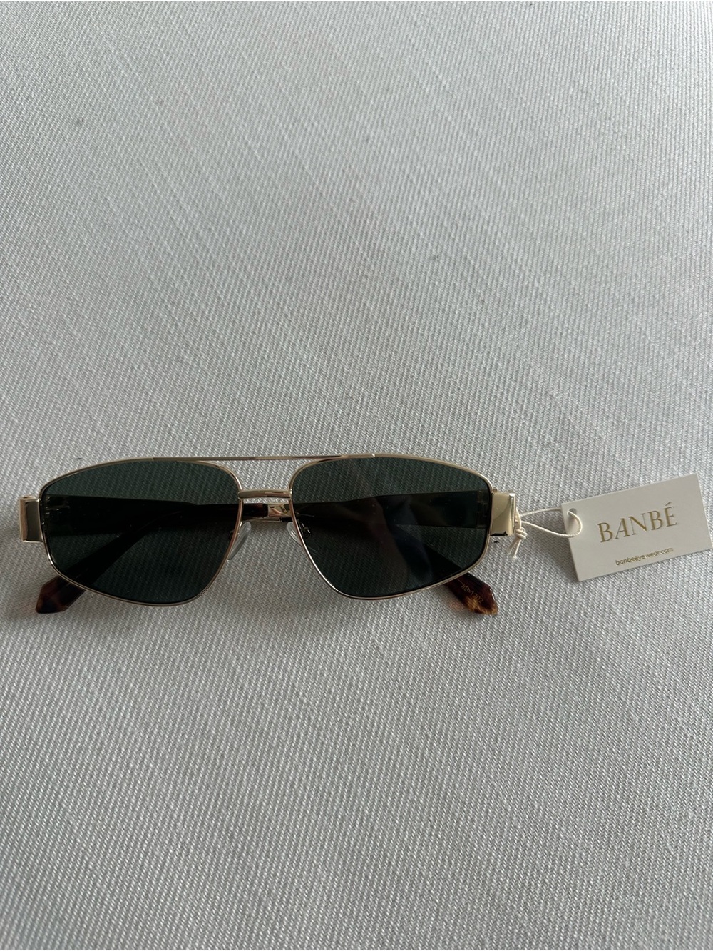 NWT Banbe The Earle Sunglasses